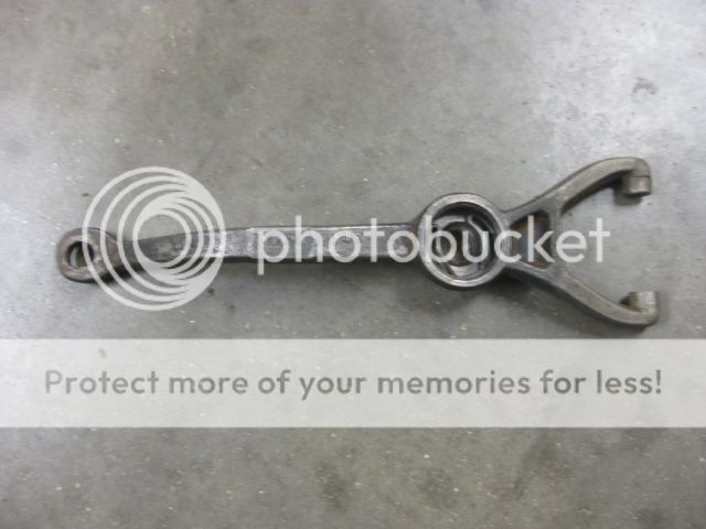 [Linked Image from i1321.photobucket.com]