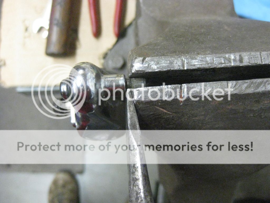 [Linked Image from i1321.photobucket.com]